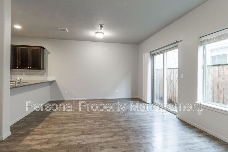 1311 NE 82nd Way – photo 5
