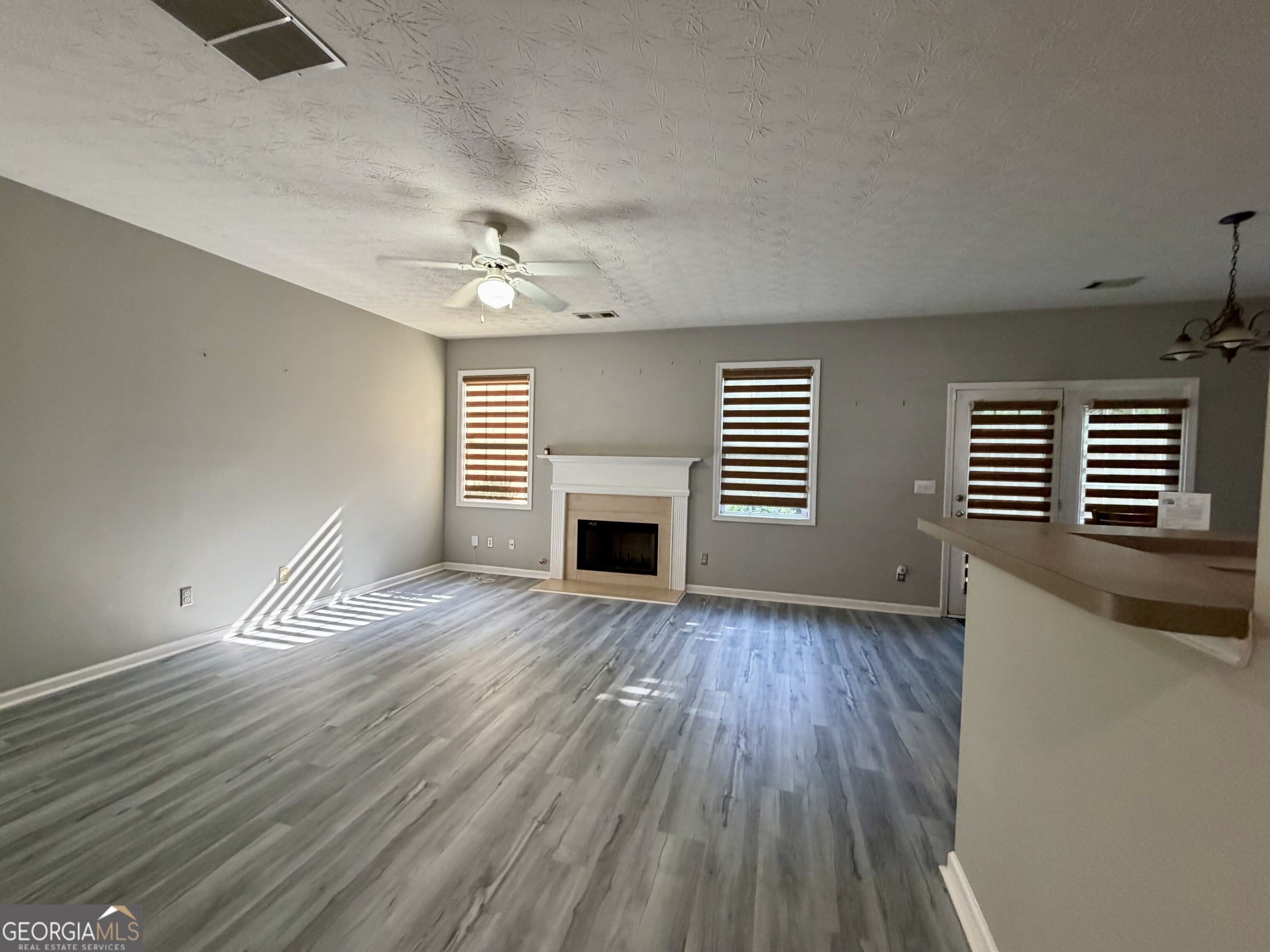 1977 Longmont Drive – photo 2
