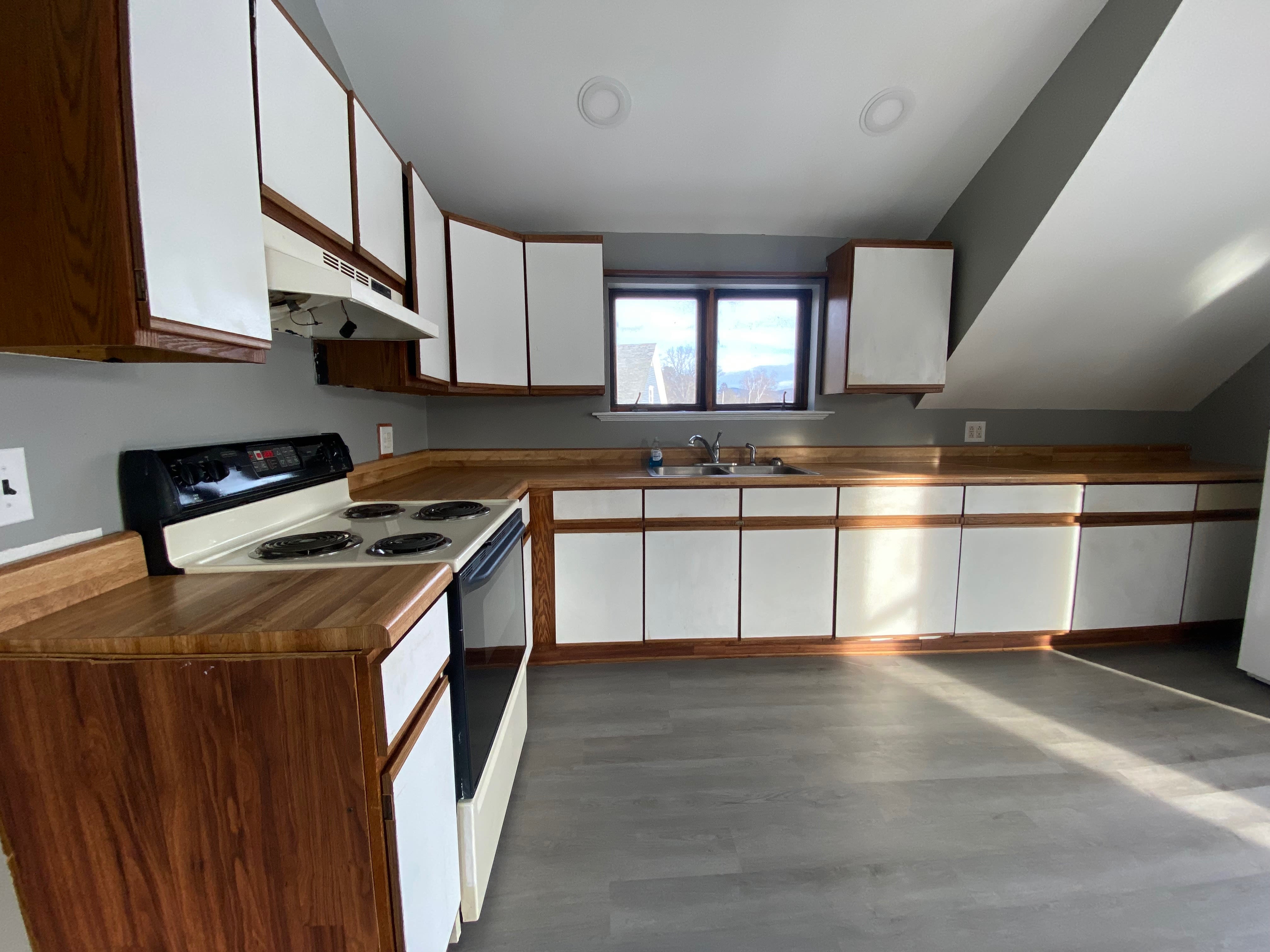 187 Main Street – photo 1