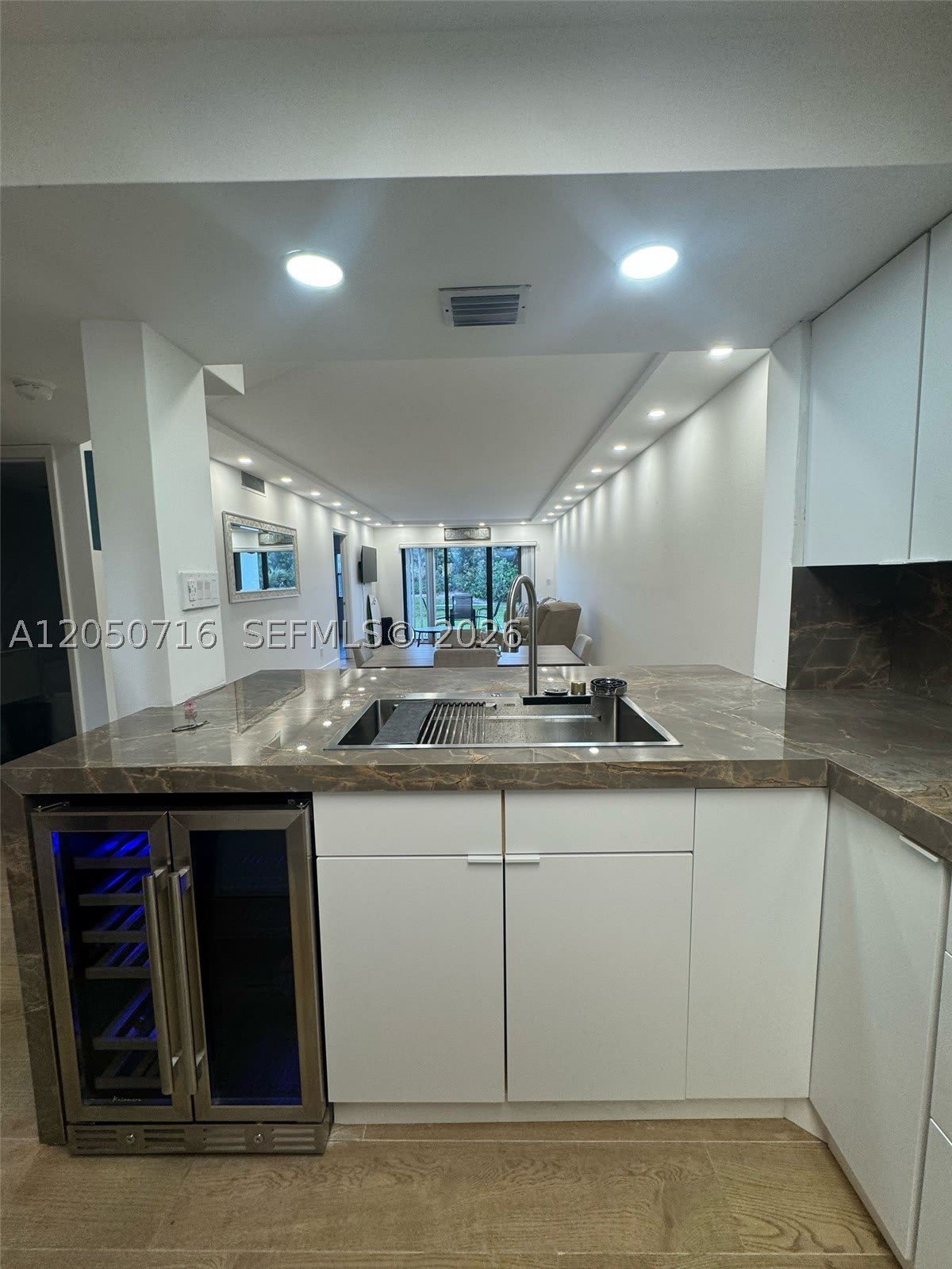10044 S Ocean Dr – photo 4