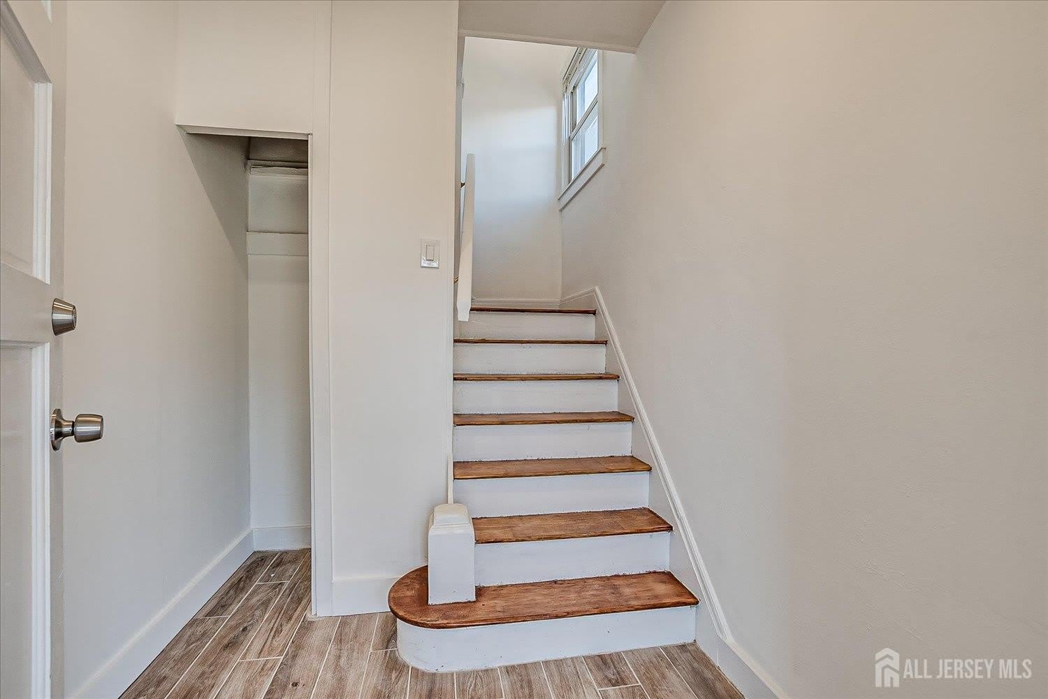 385 Pierson Avenue – photo 4