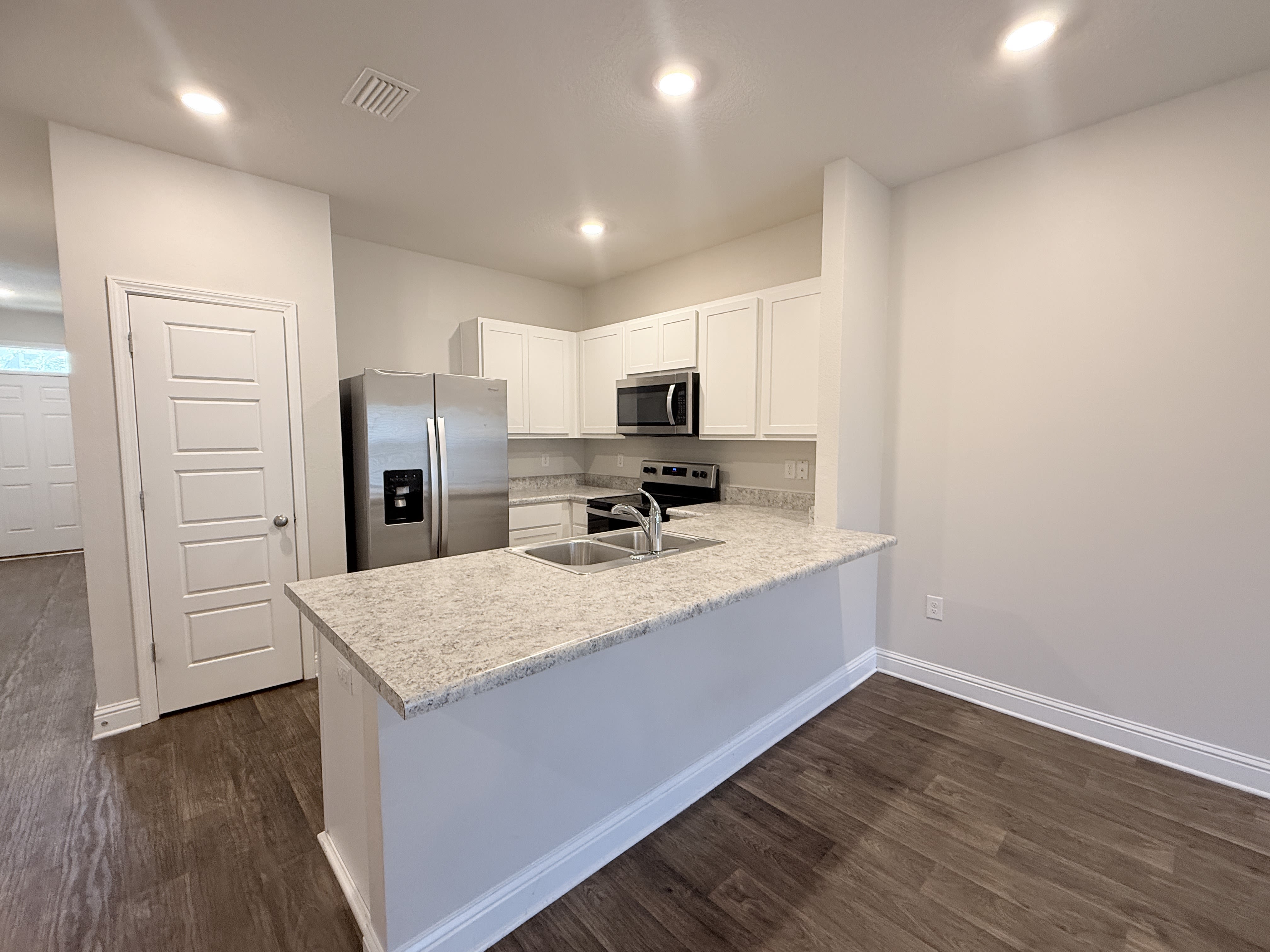 25806 Pollard Rd Apt 52 – photo 2