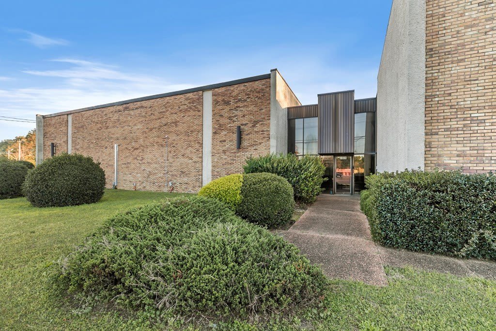 2221 Ross Clark Circle – photo 5