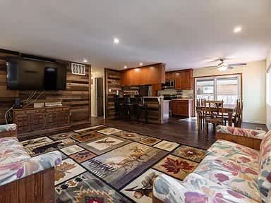 815 Capistrano Avenue – photo 2