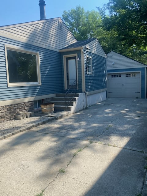 2317 Pine St – photo 2