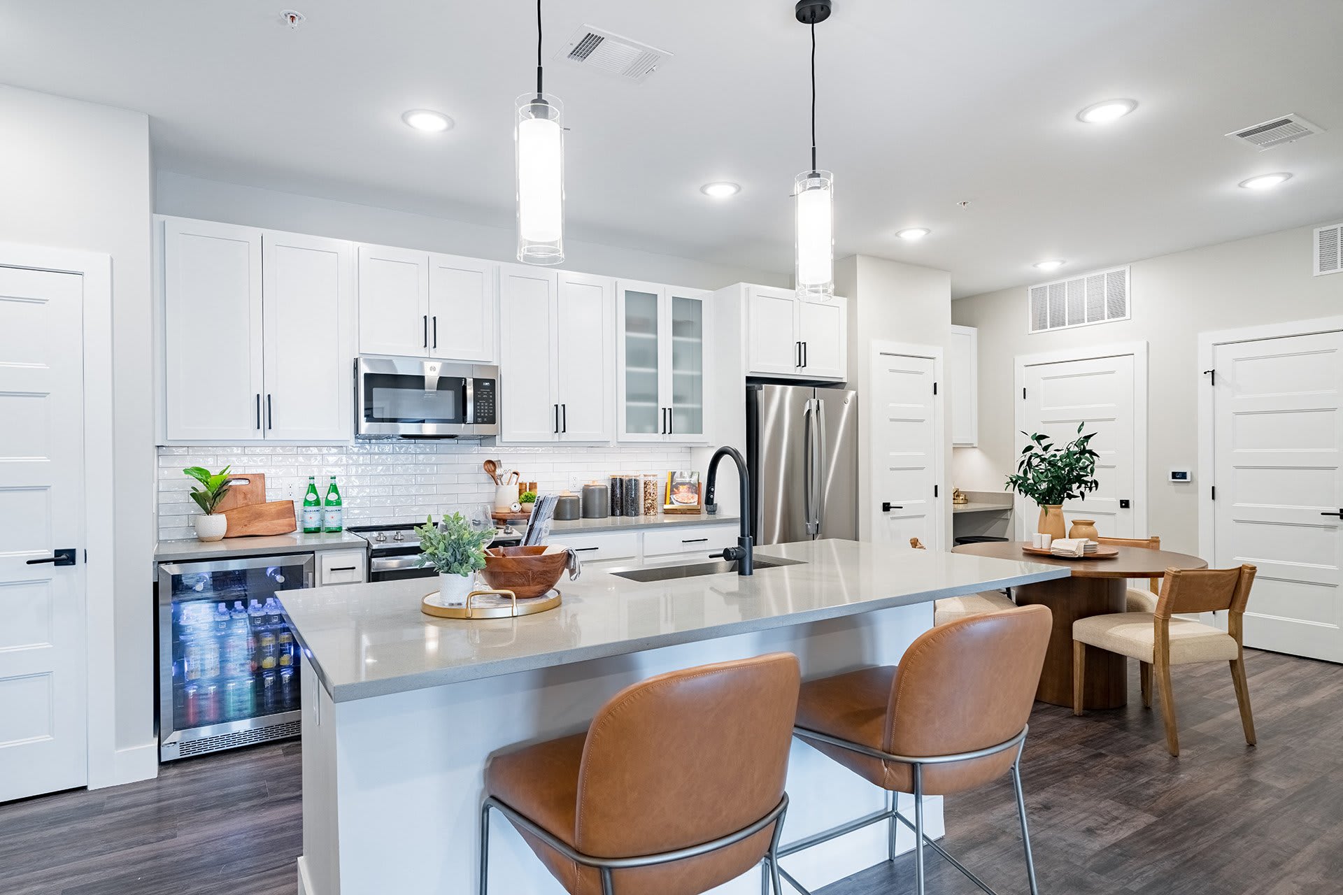 19th and Graf Apartments – photo 3