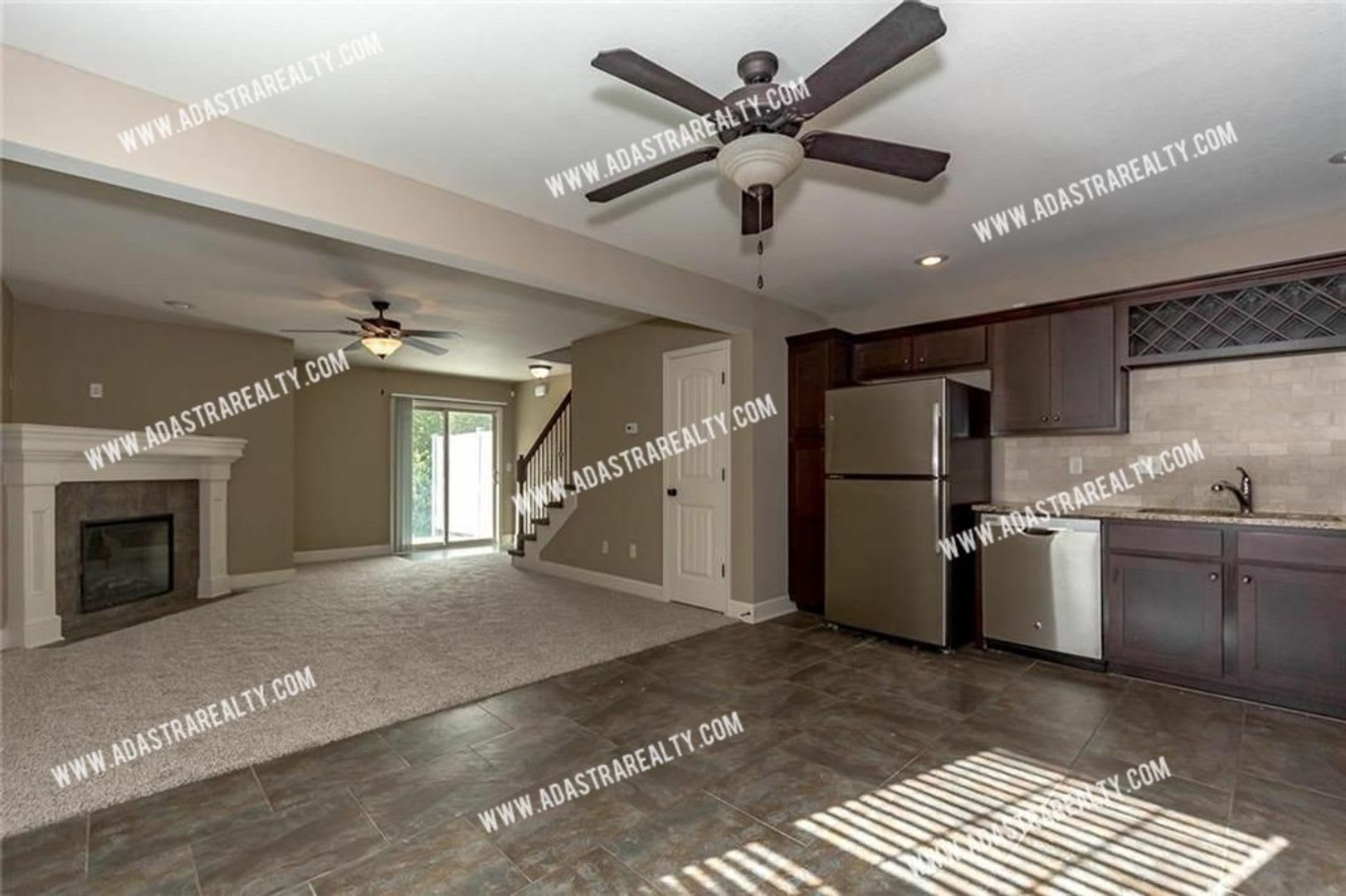 Gorgeous 3 Bedroom 2 Bath Townhome In North Kcmo Coming Soon – photo 4