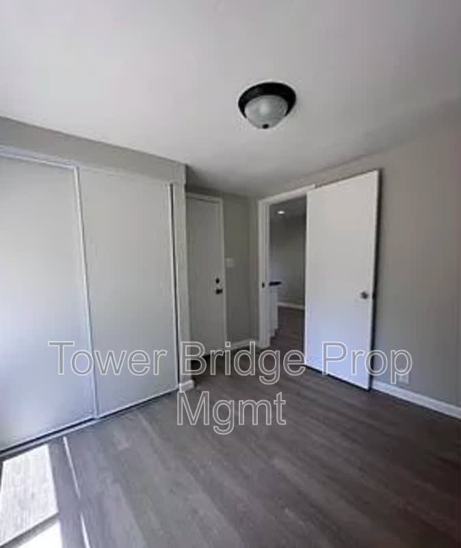 4042 1/2 43rd Street – photo 4