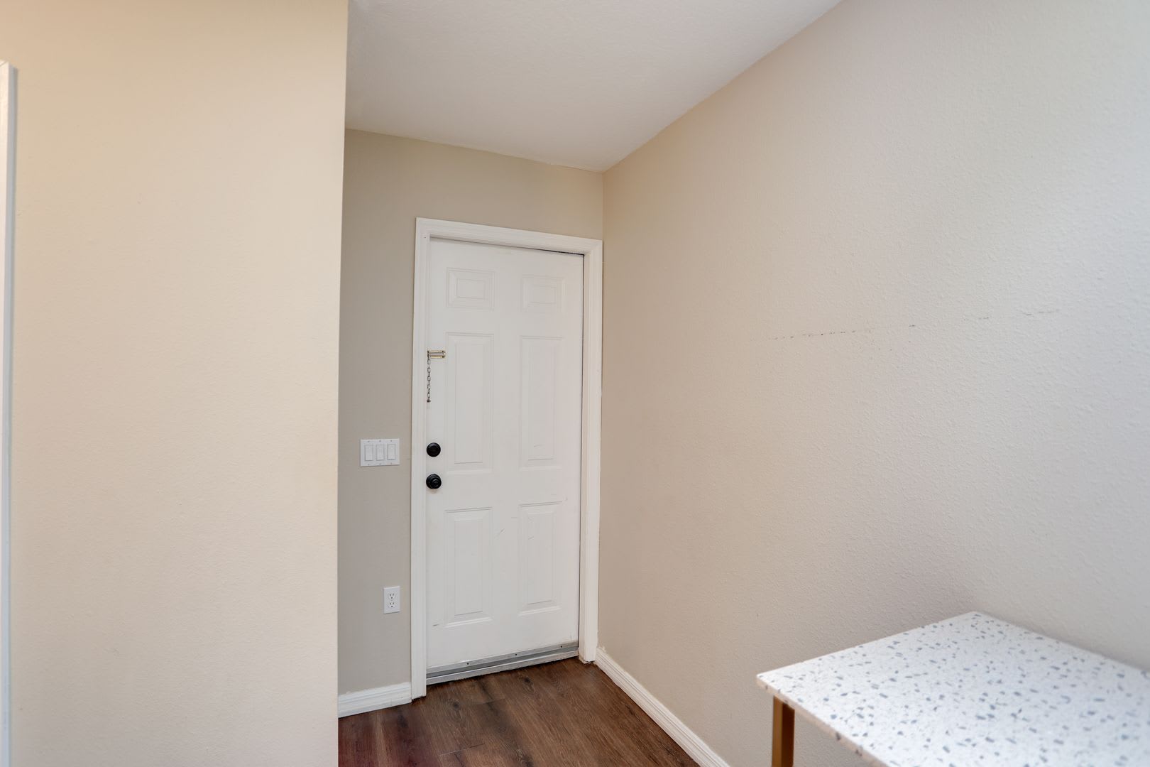 14222 Sonco Avenue (Studio Apt) – photo 4