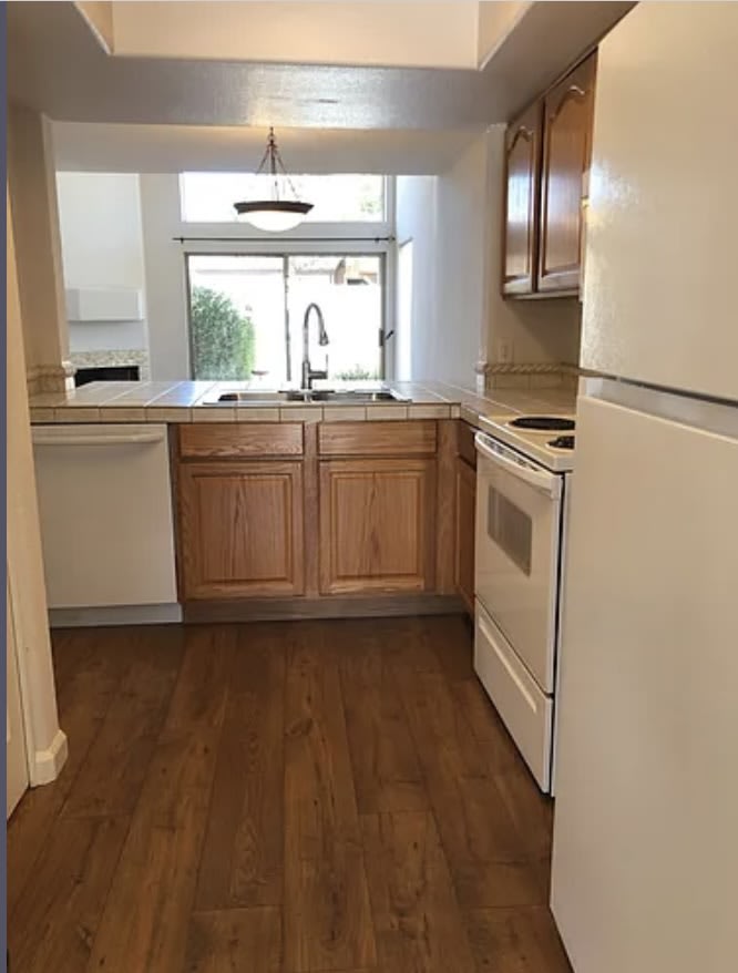 5626 East Kelton Lane – photo 4