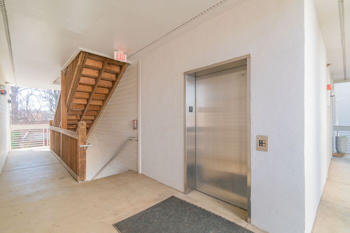 560 Oakland Avenue – photo 4