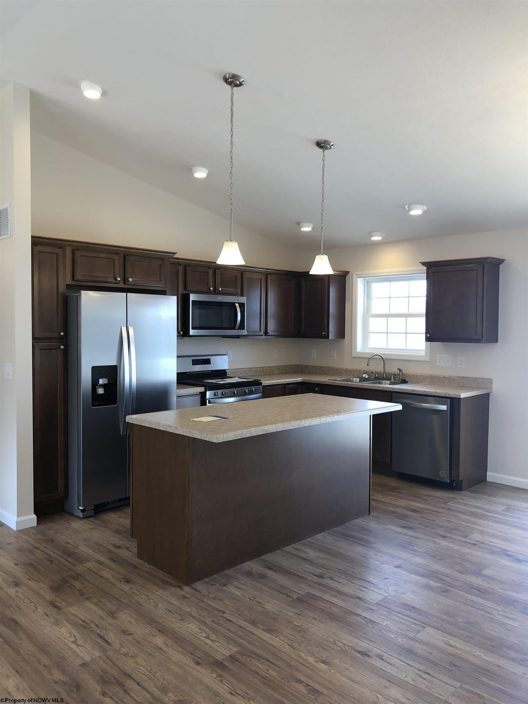 40 Summers Ridge Road – photo 3