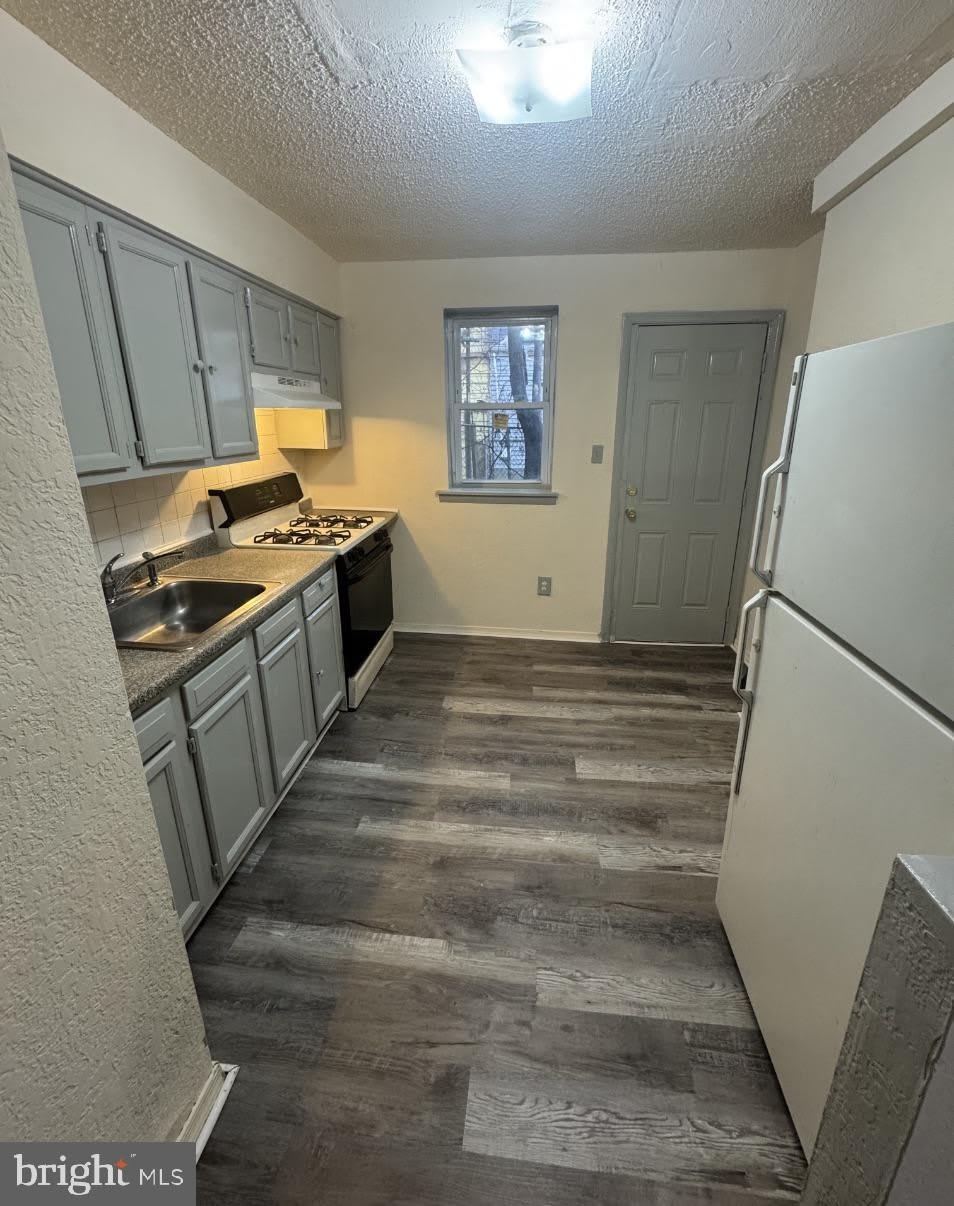 4554 N BOUVIER Street – photo 2