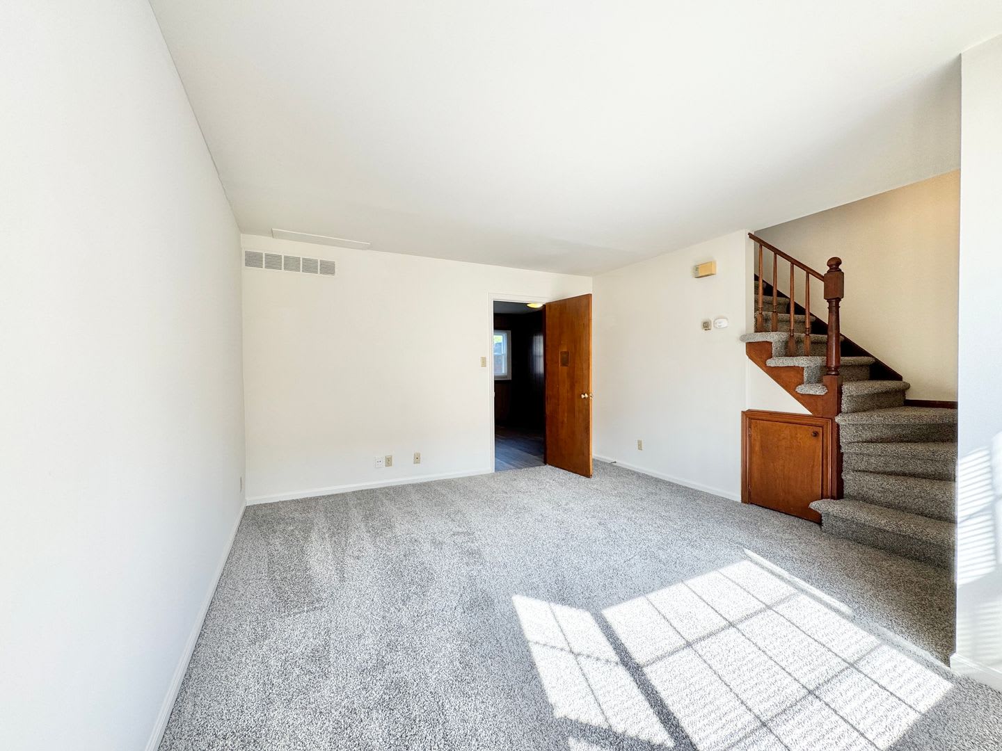 Adorable 2 Bedroom Convenient to I-29, Shopping & More! MOVE IN SPECIAL!! – photo 5