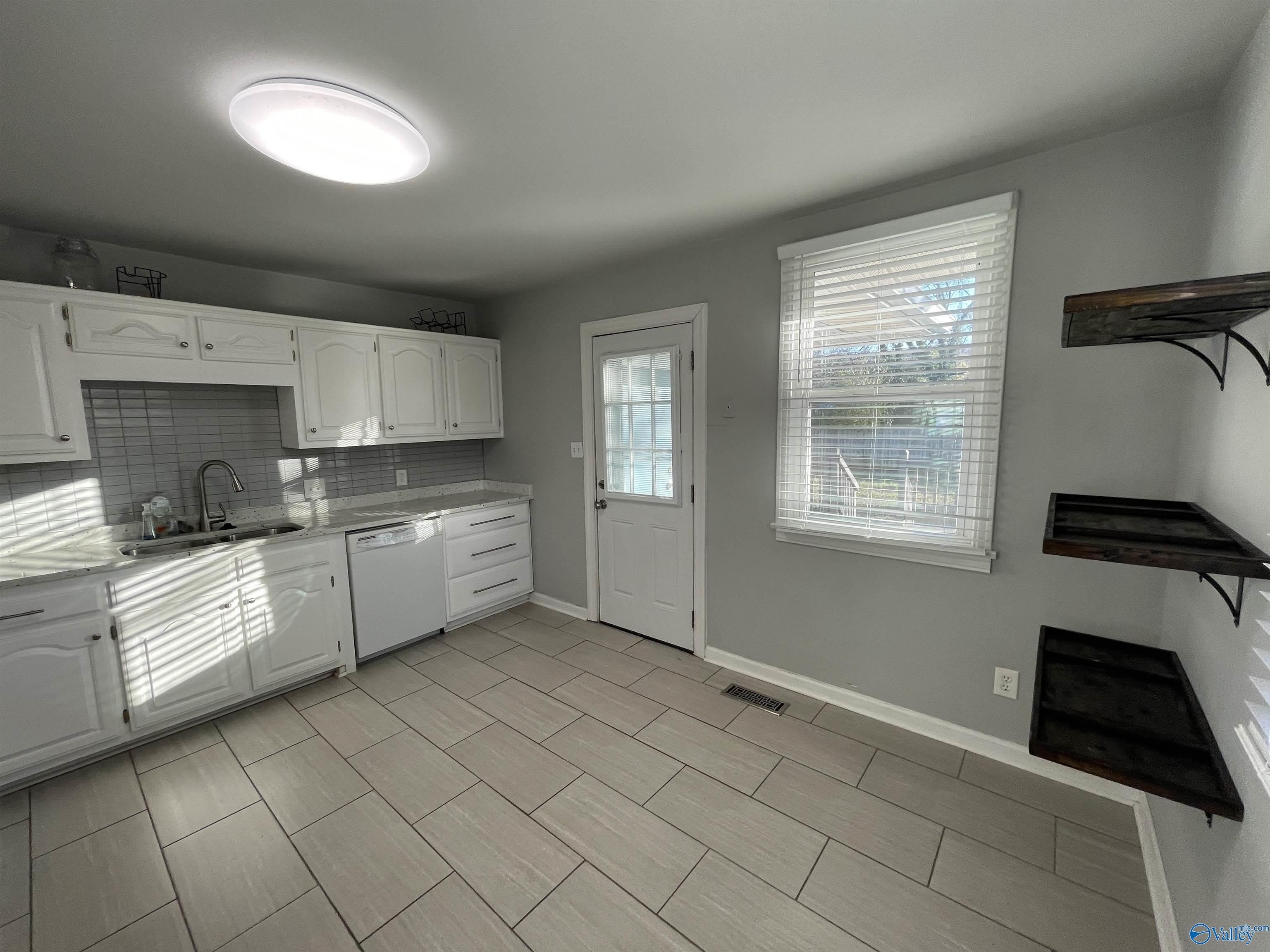 2224 Bide A Wee Drive – photo 4
