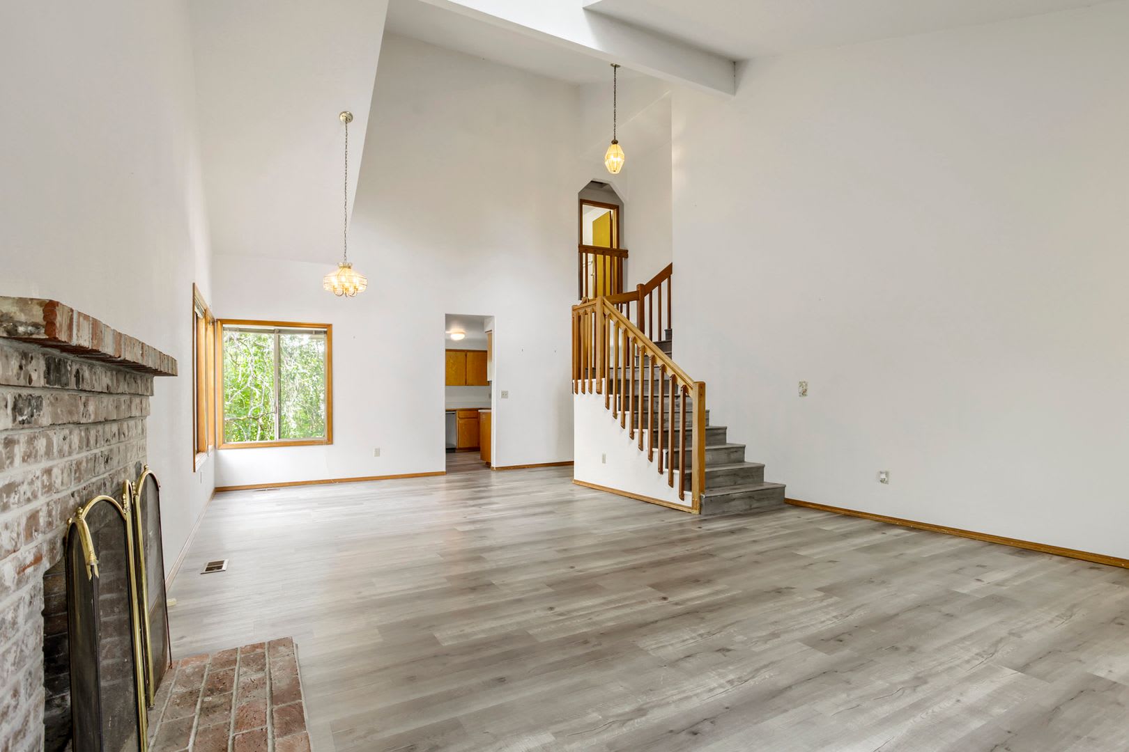 3Br 2 5Ba Two Story Home In Bethany Nw Portland Expansive Backyard Deck Fully Fenced Yard 2 Car Garage – photo 5