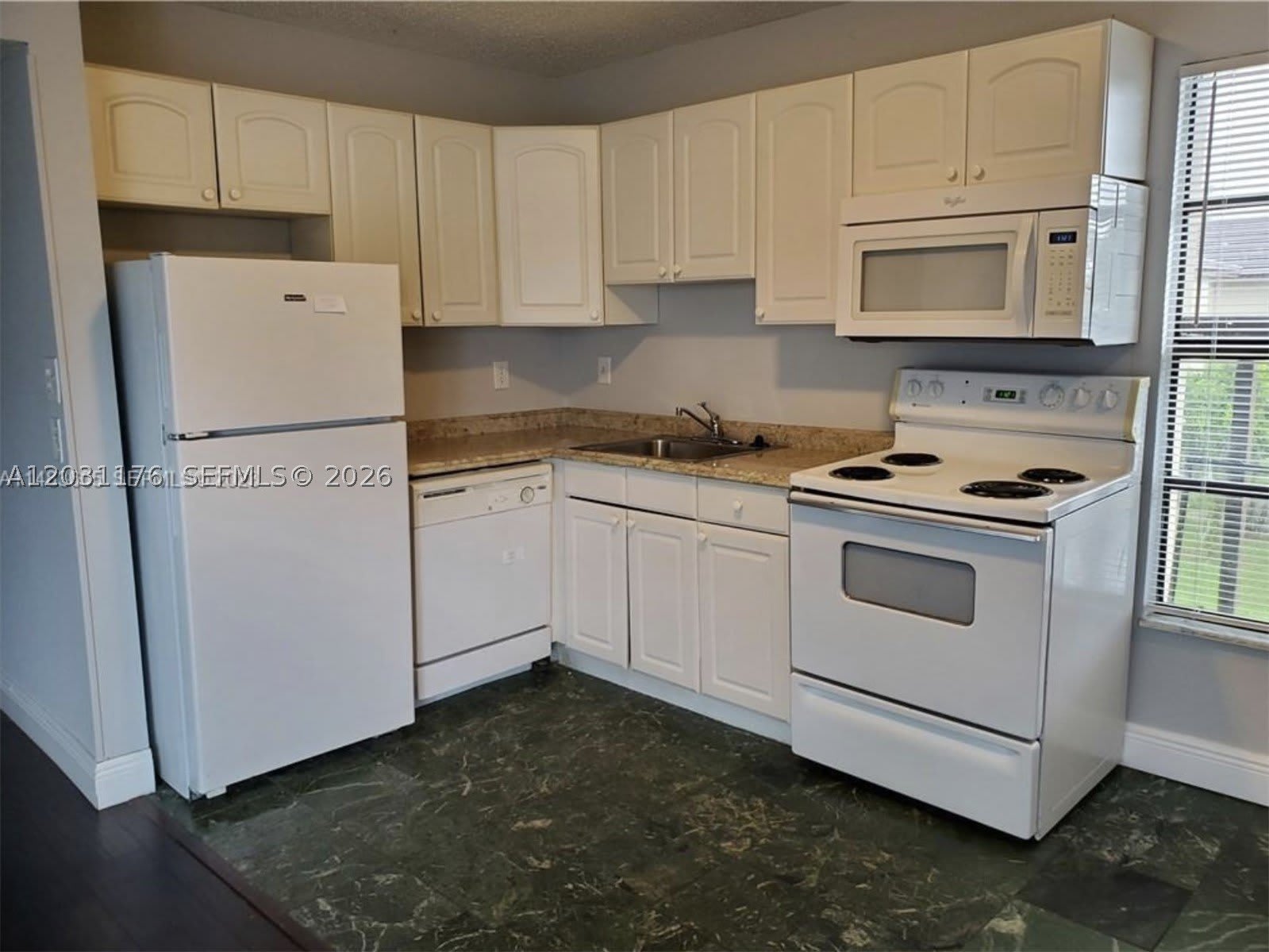 3006 Coral Ridge Dr – photo 2