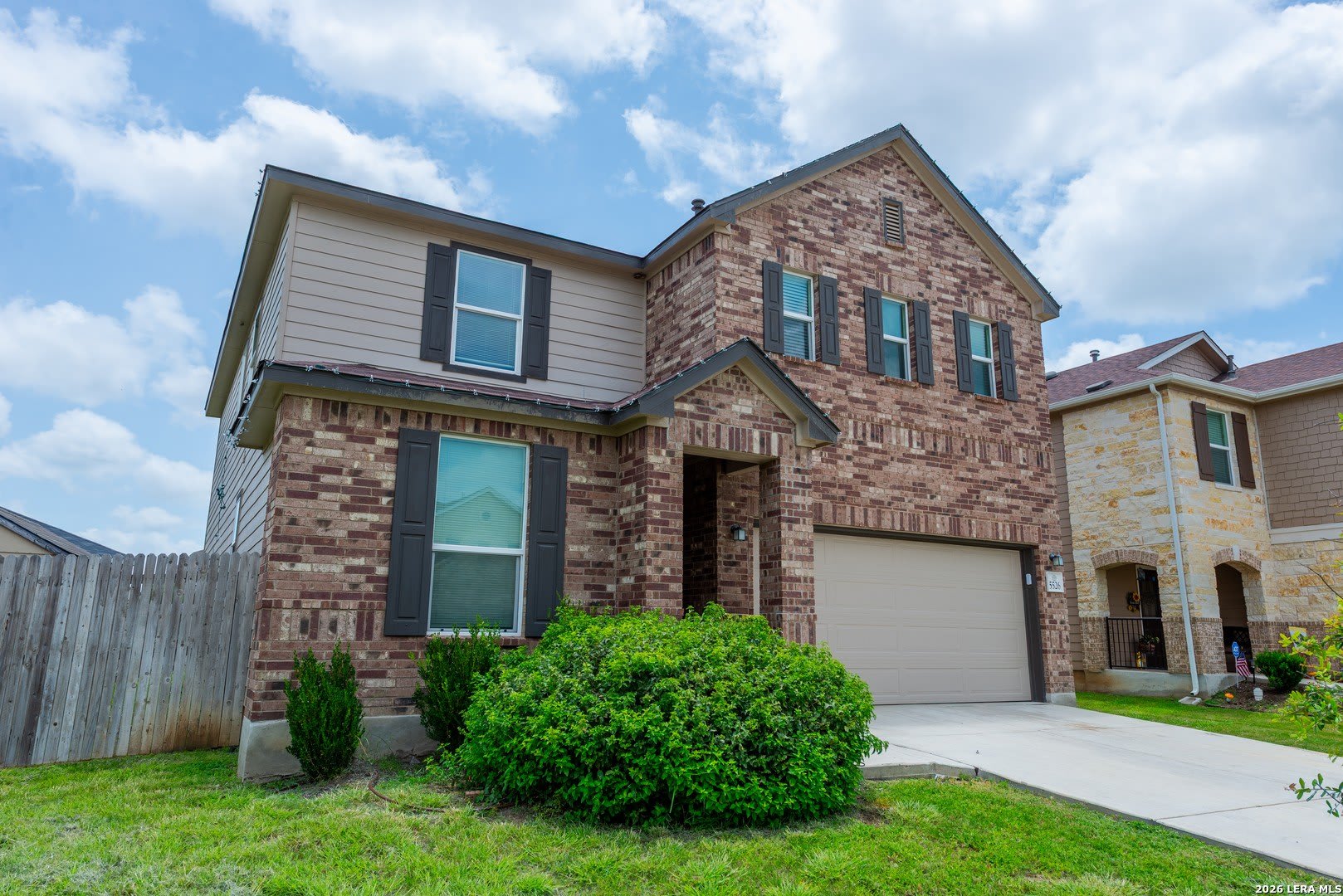 5526 CASTLE BROOK DR – photo 2