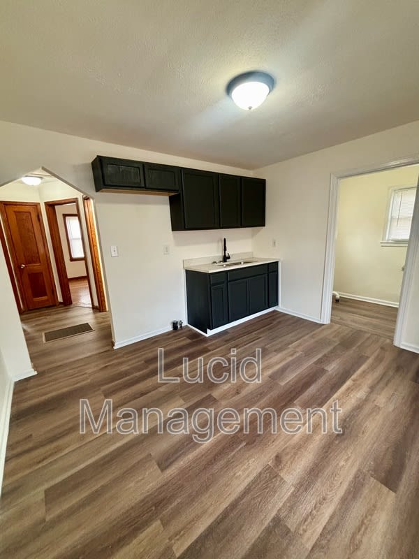 1700 Sonne Avenue – photo 4