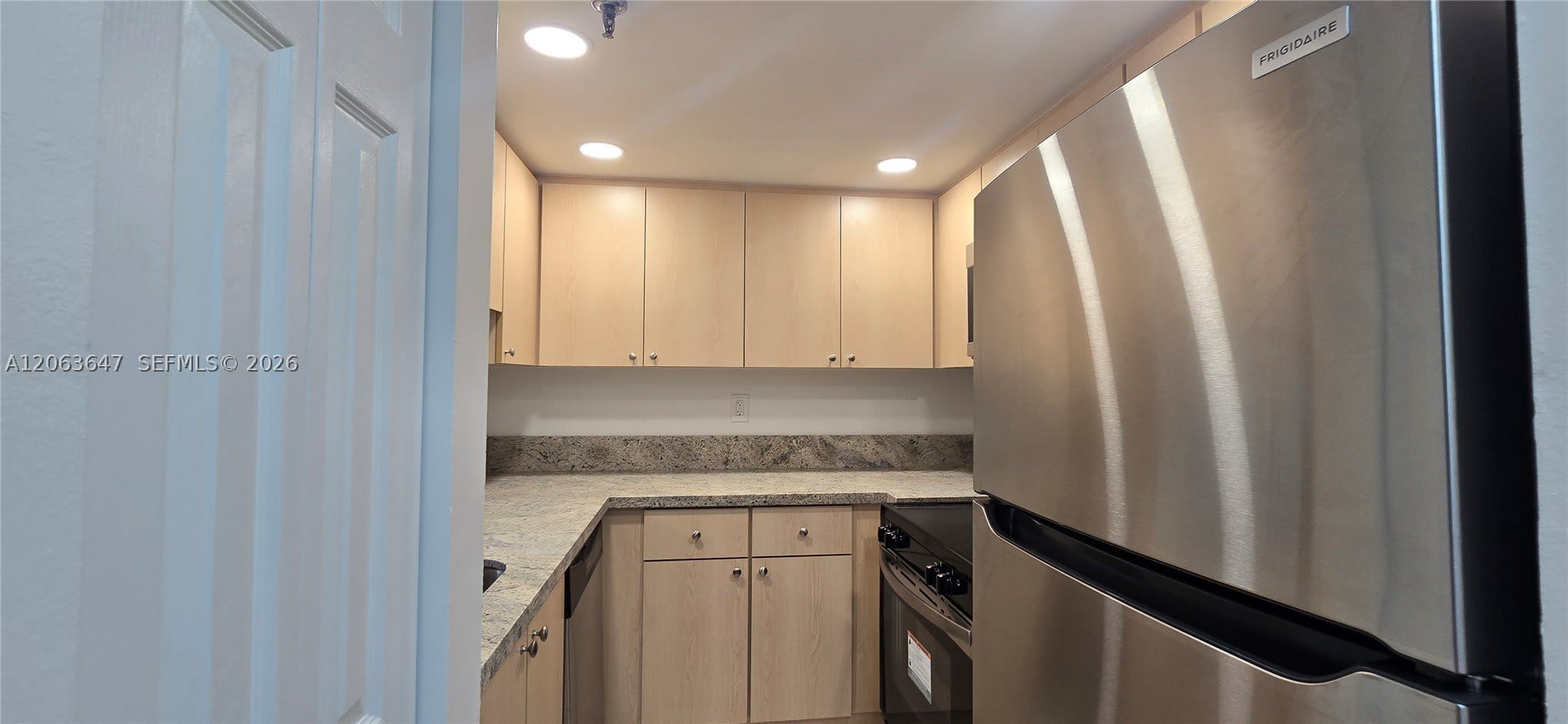 9688 Fontainebleau Blvd – photo 5