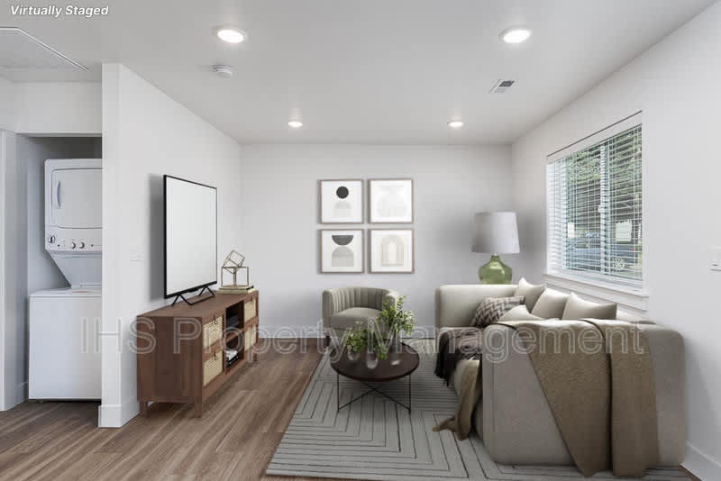 452 S 40th Ave. – photo 5