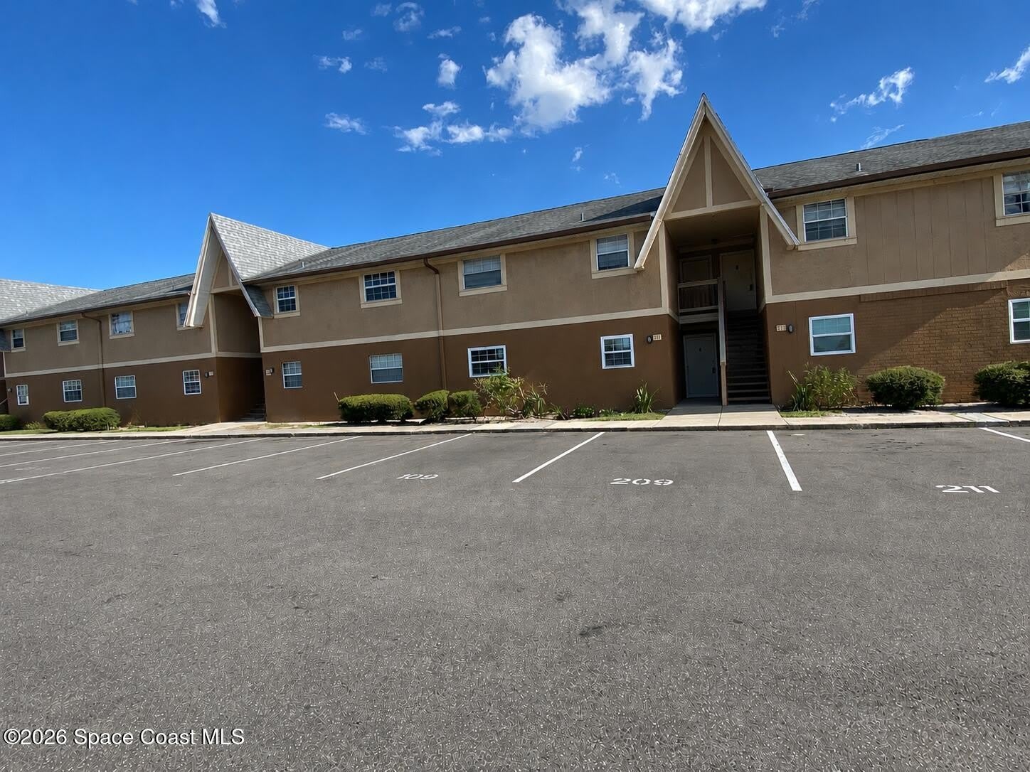 207 Bristol Lane – photo 2