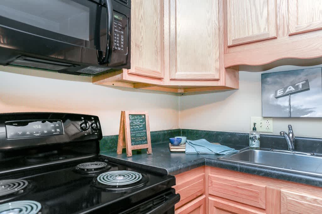 Cedar Point Apartments – photo 2