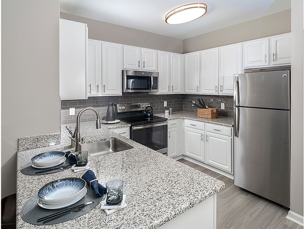 Plymouth Pointe Apartments – photo 3