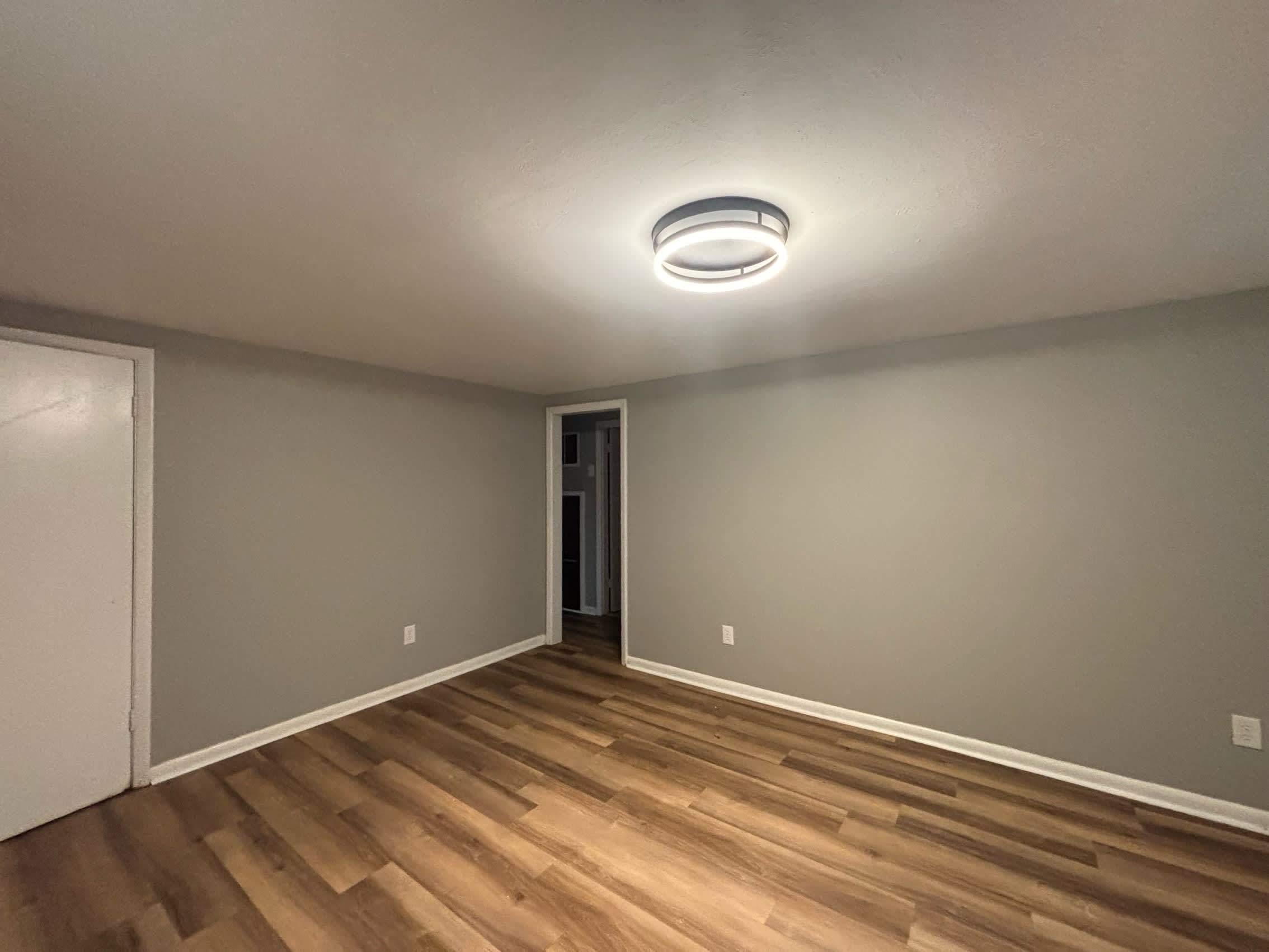 6315 U.S. 301 – photo 4
