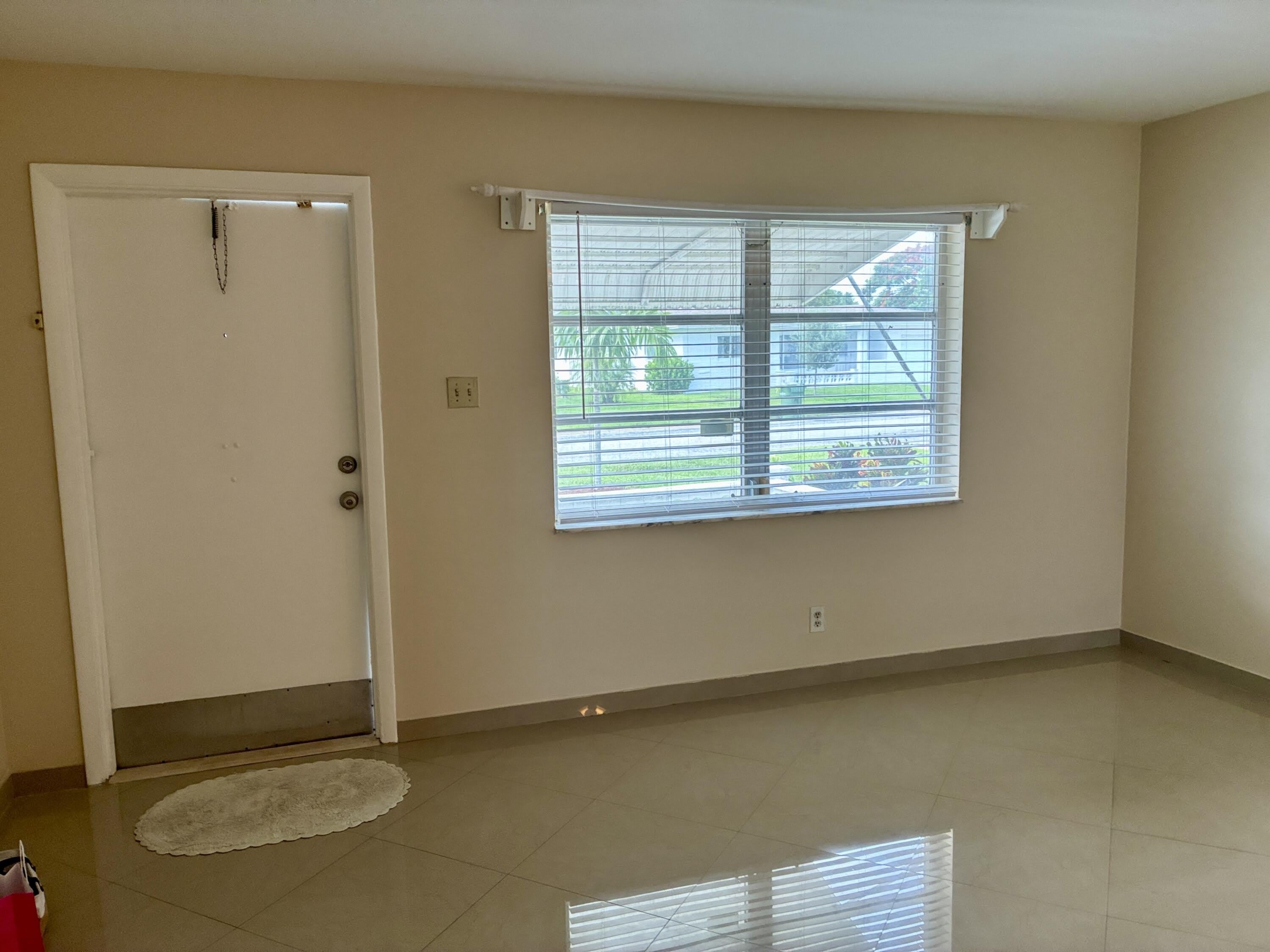 7470 NW 7th Place – photo 2