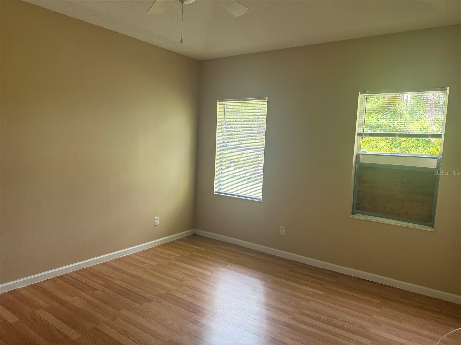 18 POINBURY Drive – photo 2
