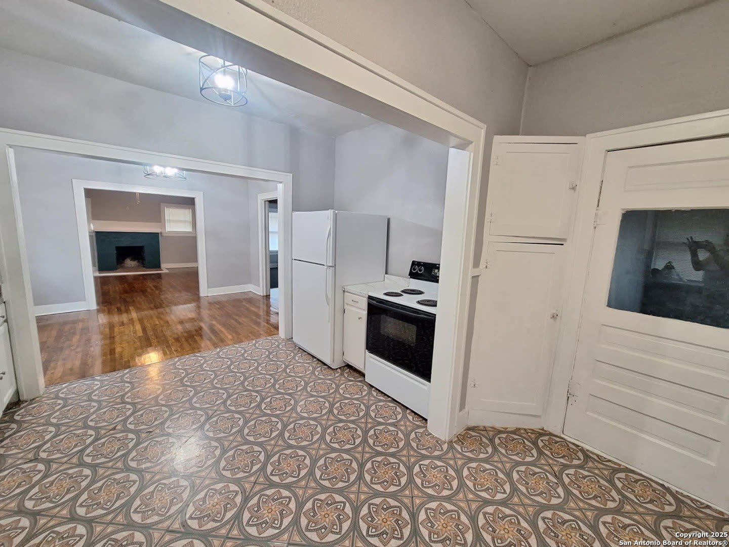 2134 CINCINNATI AVE – photo 5
