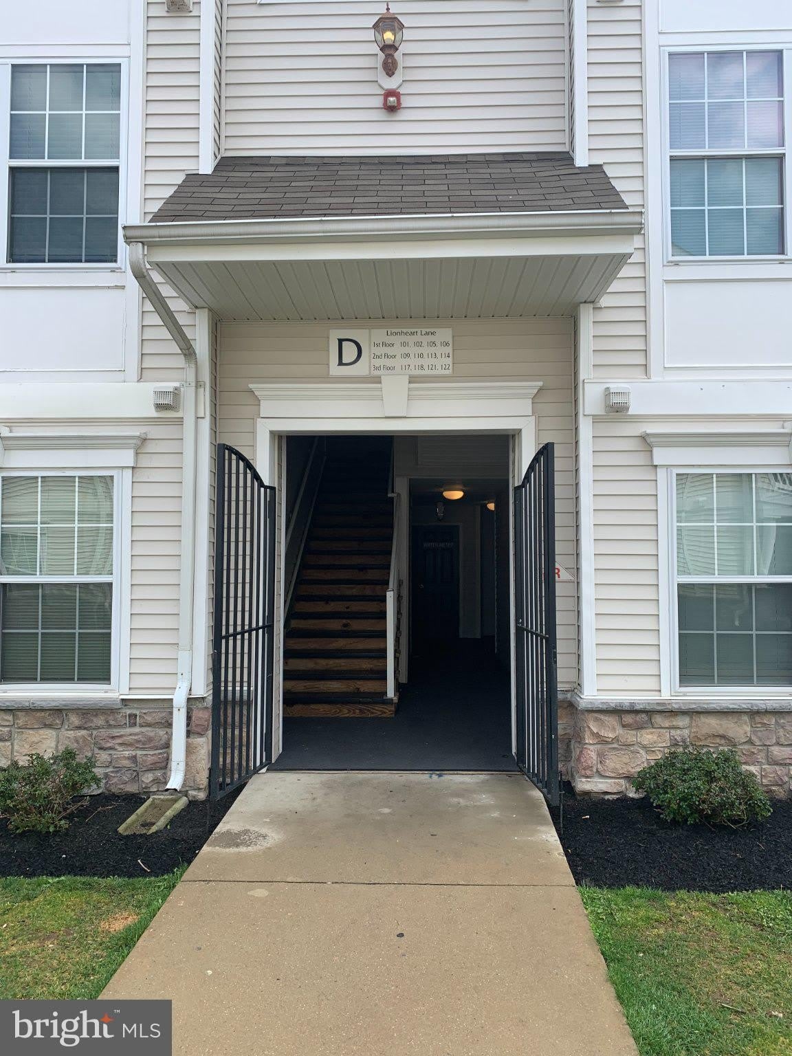 110 LIONHEART Lane – photo 1