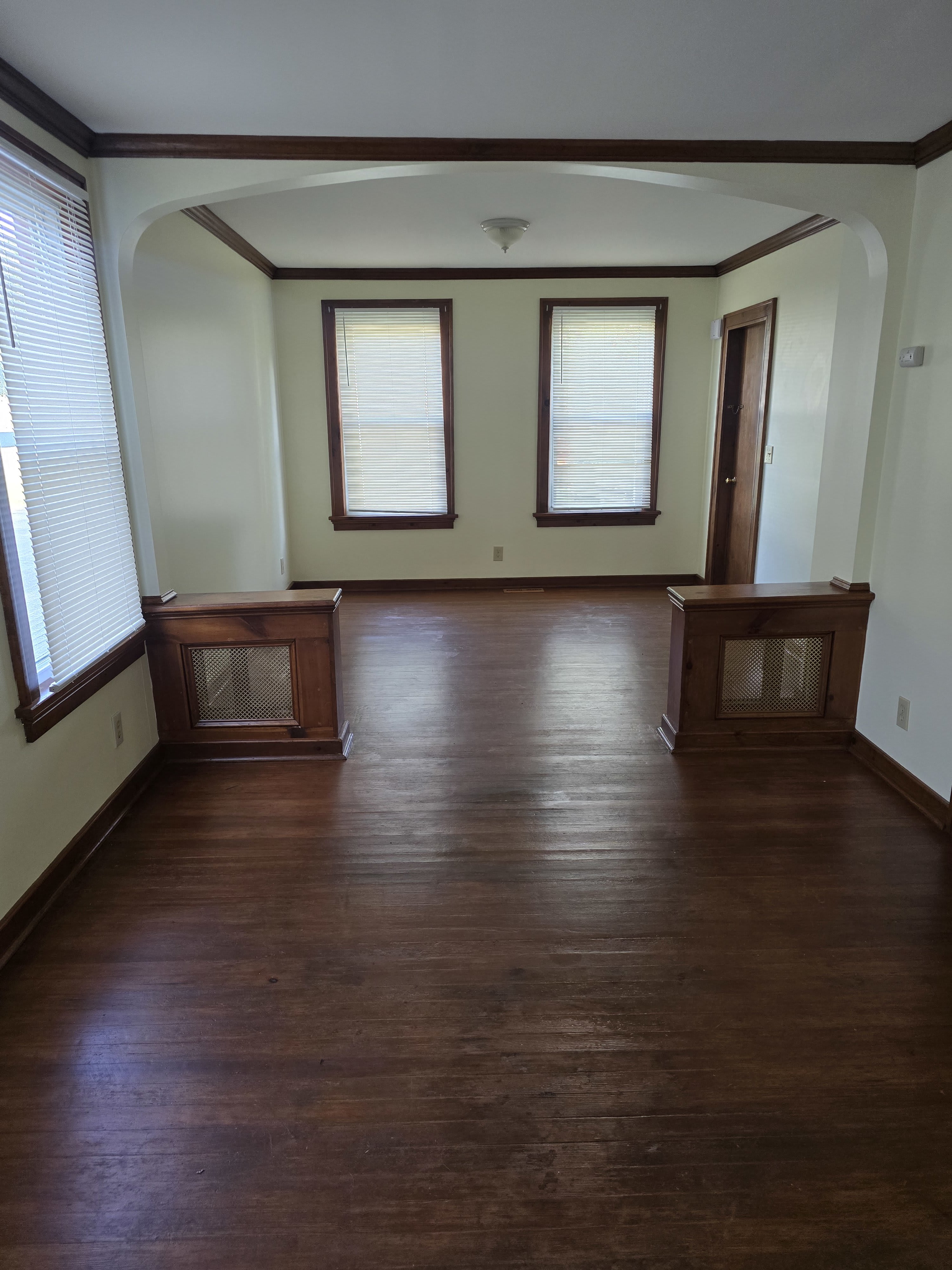 185 Ford Avenue – photo 3