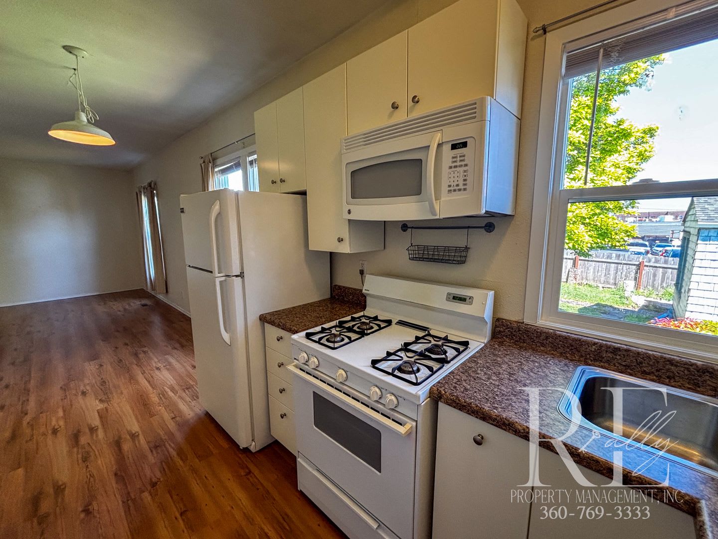 MOVE-IN SPECIAL: 50% OFF FIRST MONTHS RENT!!! – photo 3