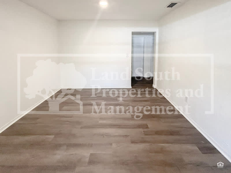 2152 Colonial Avenue – photo 4