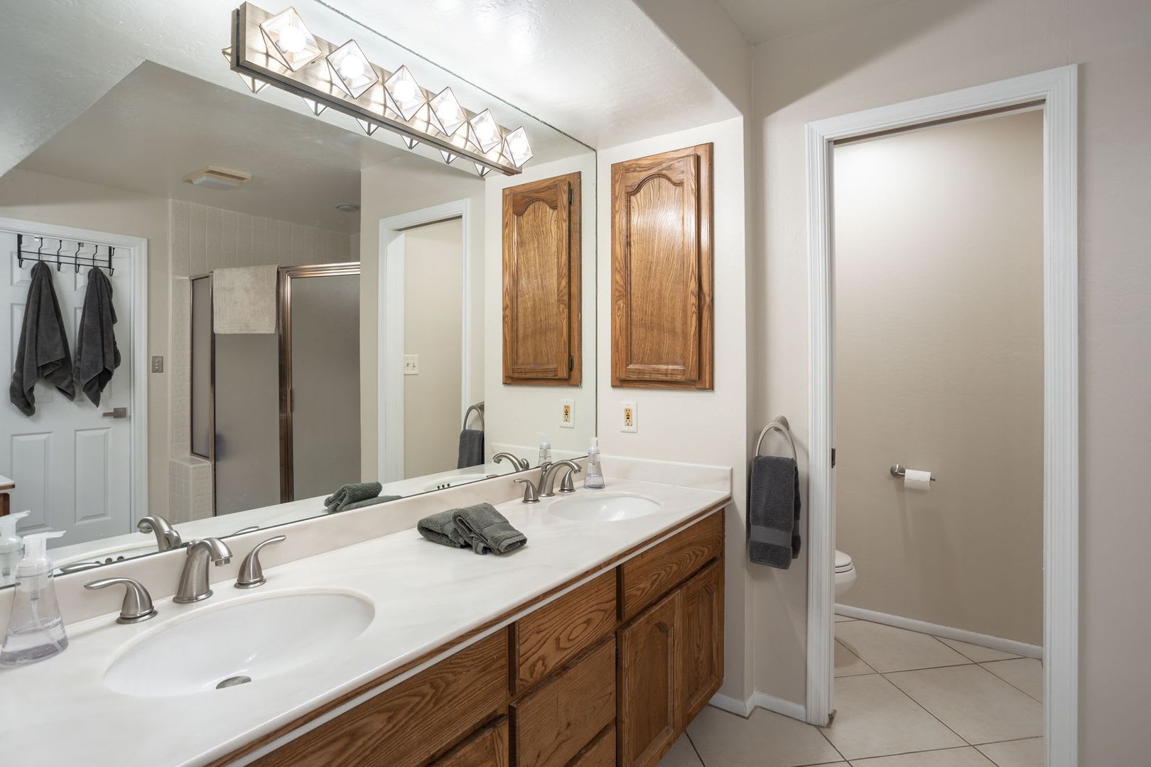5200 South Lakeshore Drive #128 – photo 2