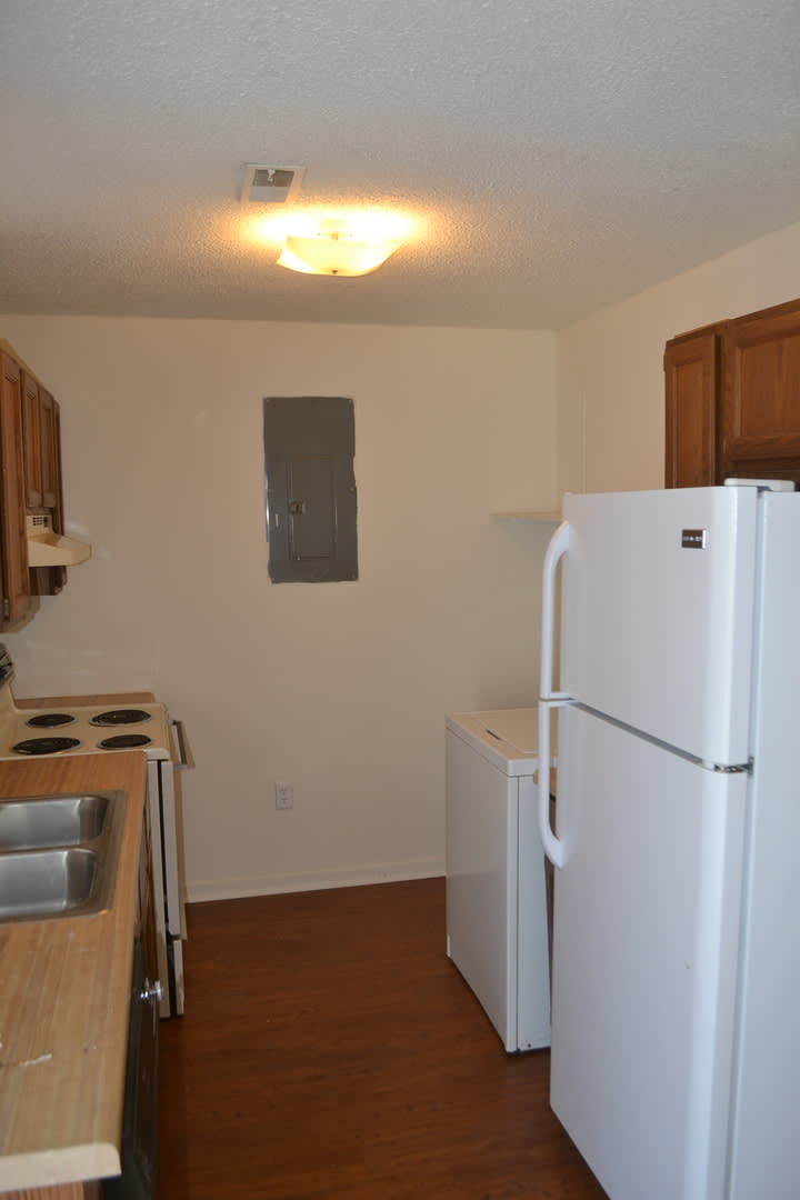 2 Bedroom House In Central Available Fall 2026 – photo 3