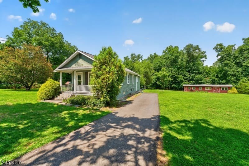 11 Pulaski Rd – photo 3
