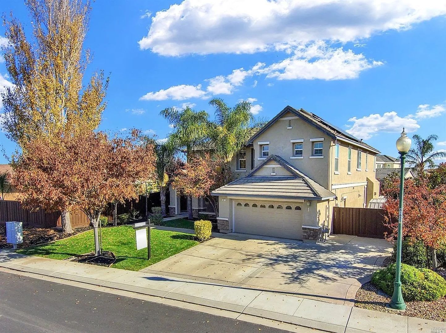 Large 3,915 Sq Ft. 4 Bedroom w/ RV Parking and Solar in Vacaville *Star Rentals – photo 2