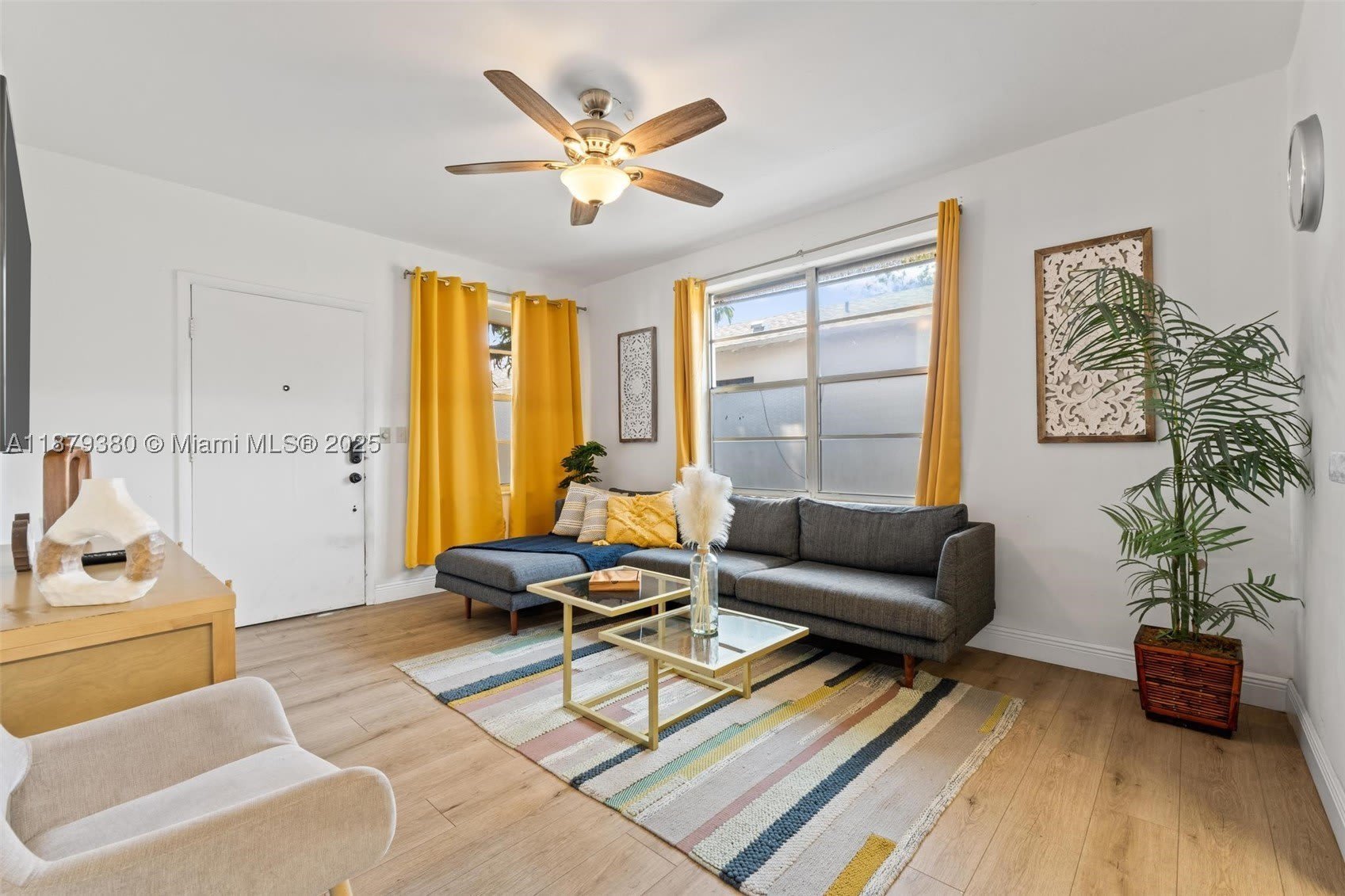 2453 SW 17th St – photo 4