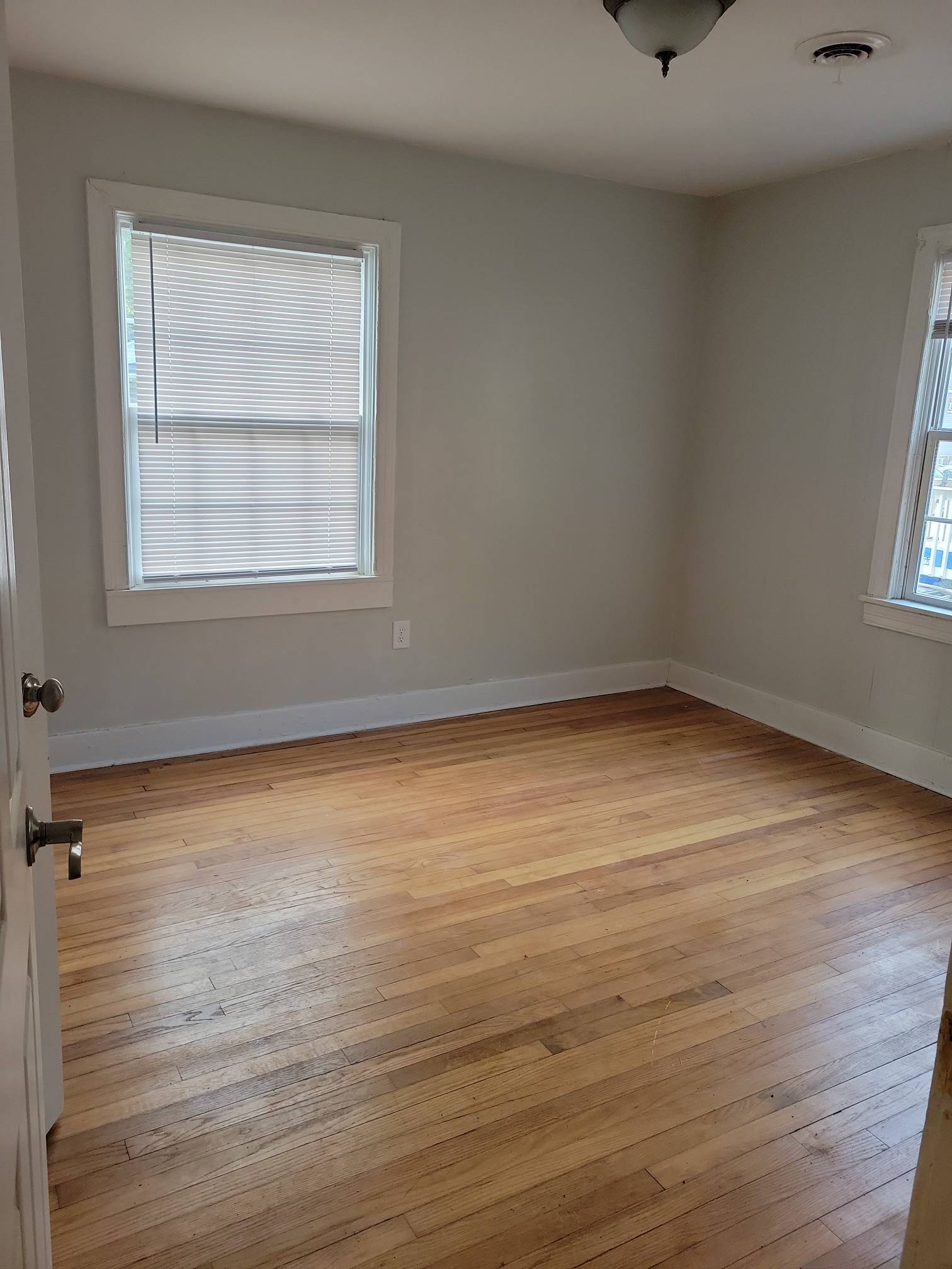 1819 Grayson St – photo 3