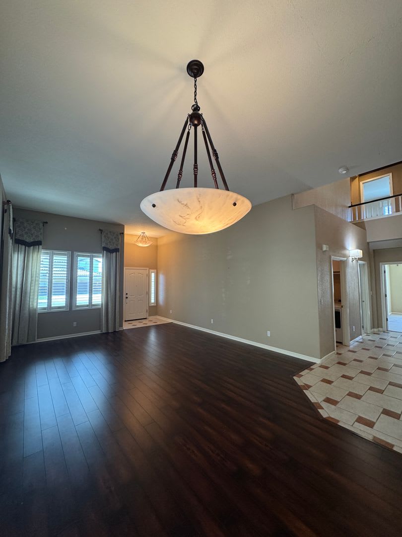 Custom-Built Home near Paradise Valley Golf Course – photo 4