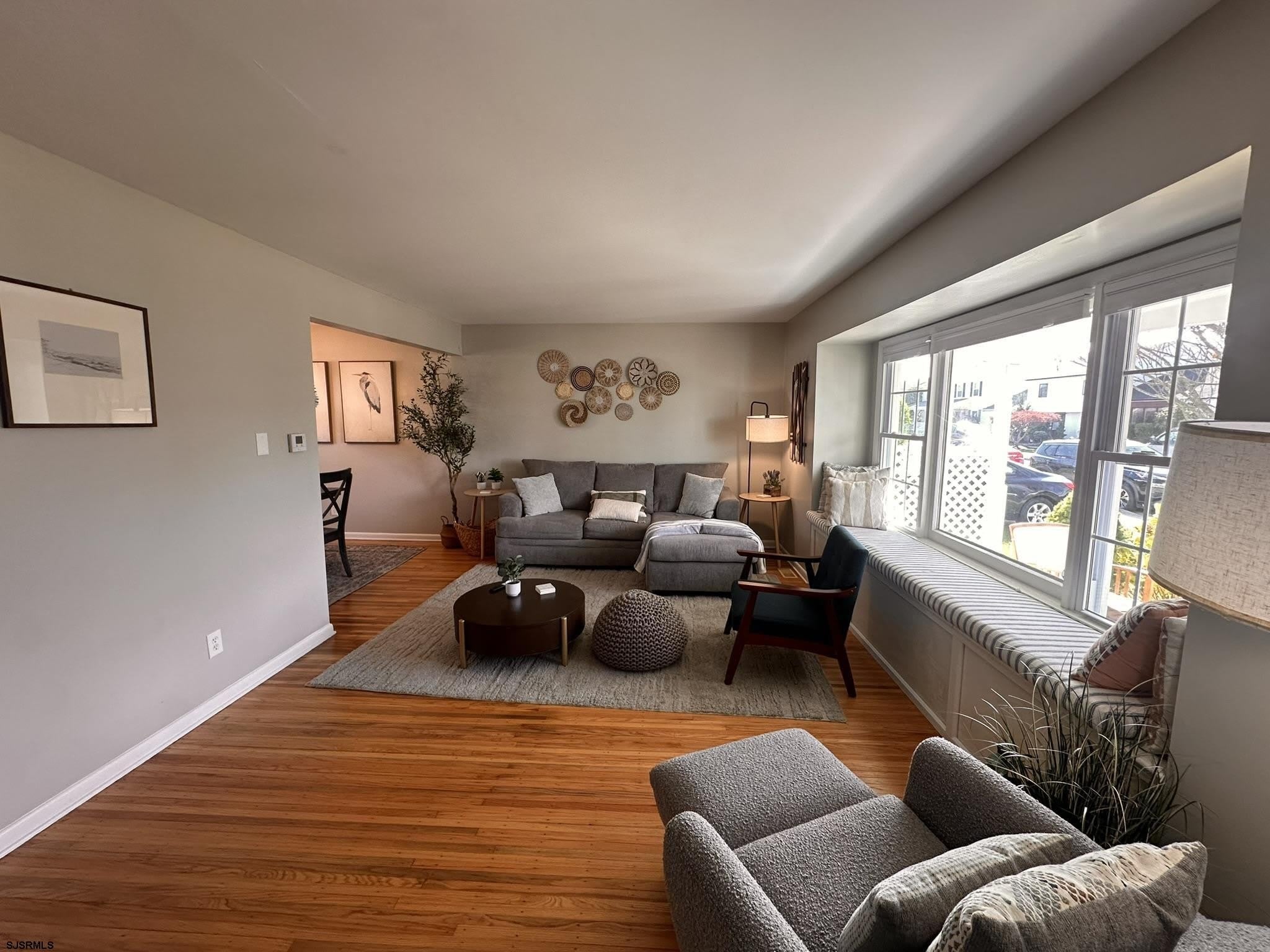 611 N Delavan Ave – photo 3