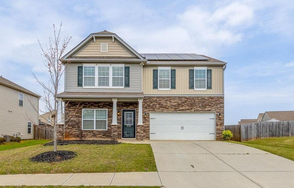 374 Hartleigh Drive – photo 1