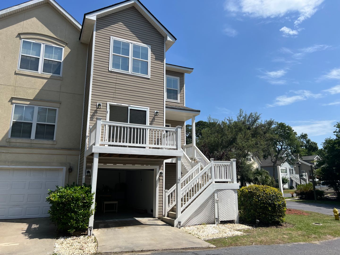 Beautiful Home, Mid-Island in Yacht Cove! – photo 3
