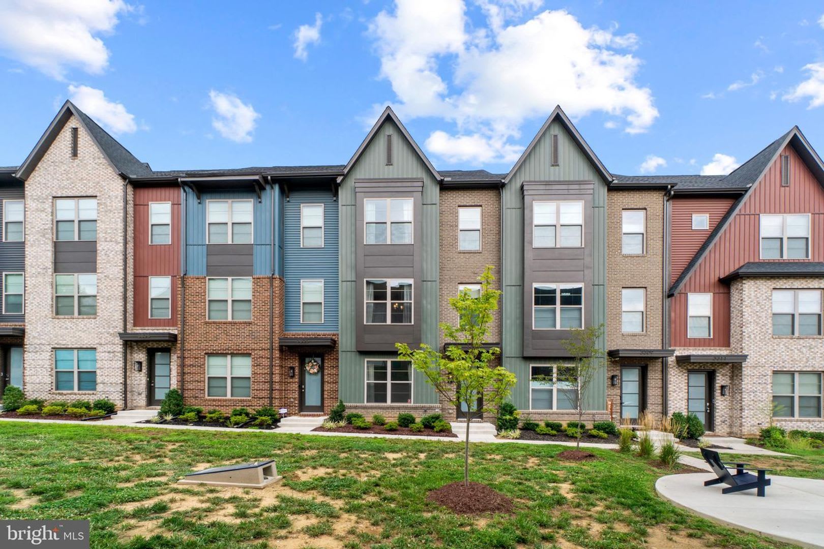 Welcome to this exceptional 3bd 2/2bth home in the Watershed community in Laurel – photo 1