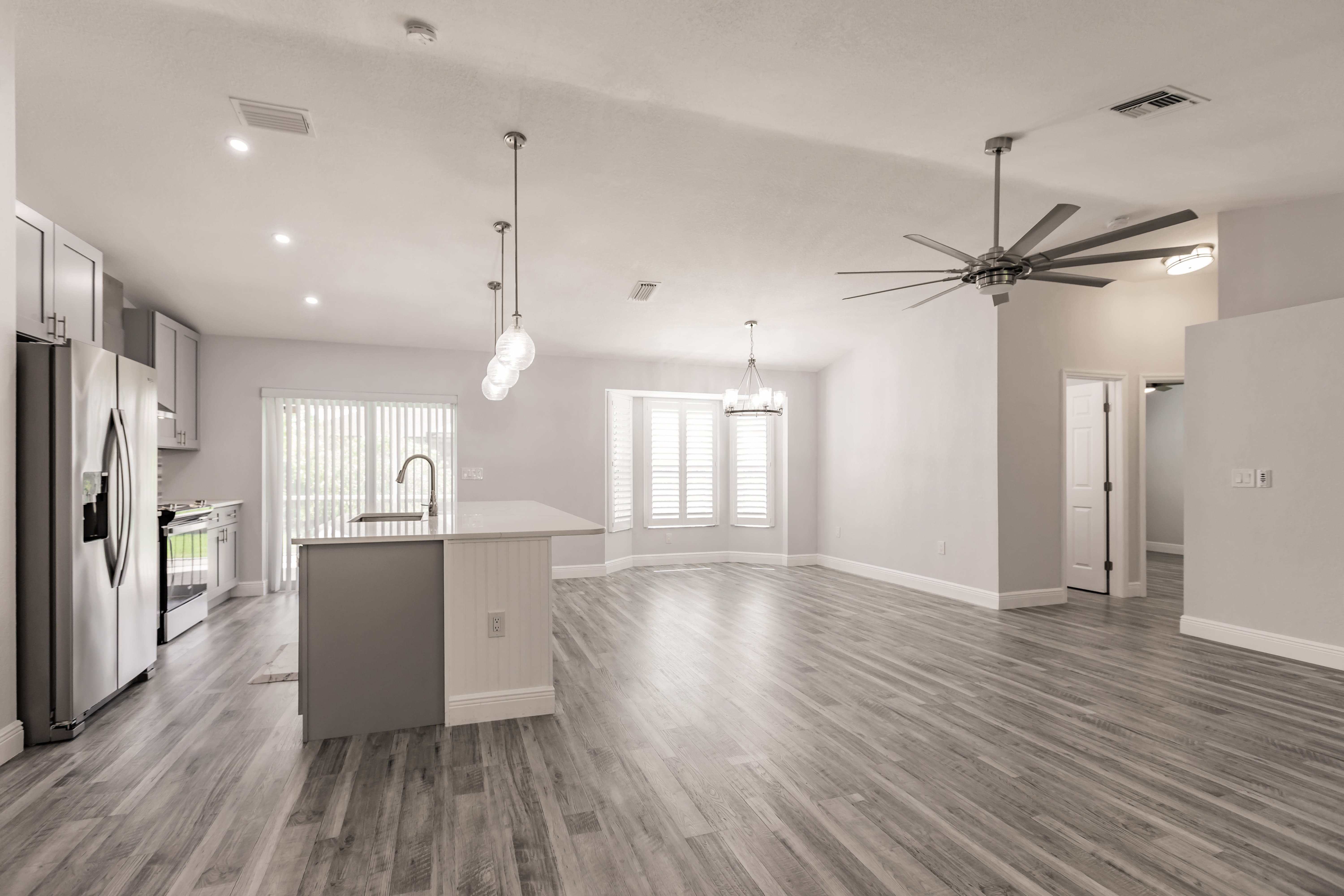 1816 SW 47th St – photo 4