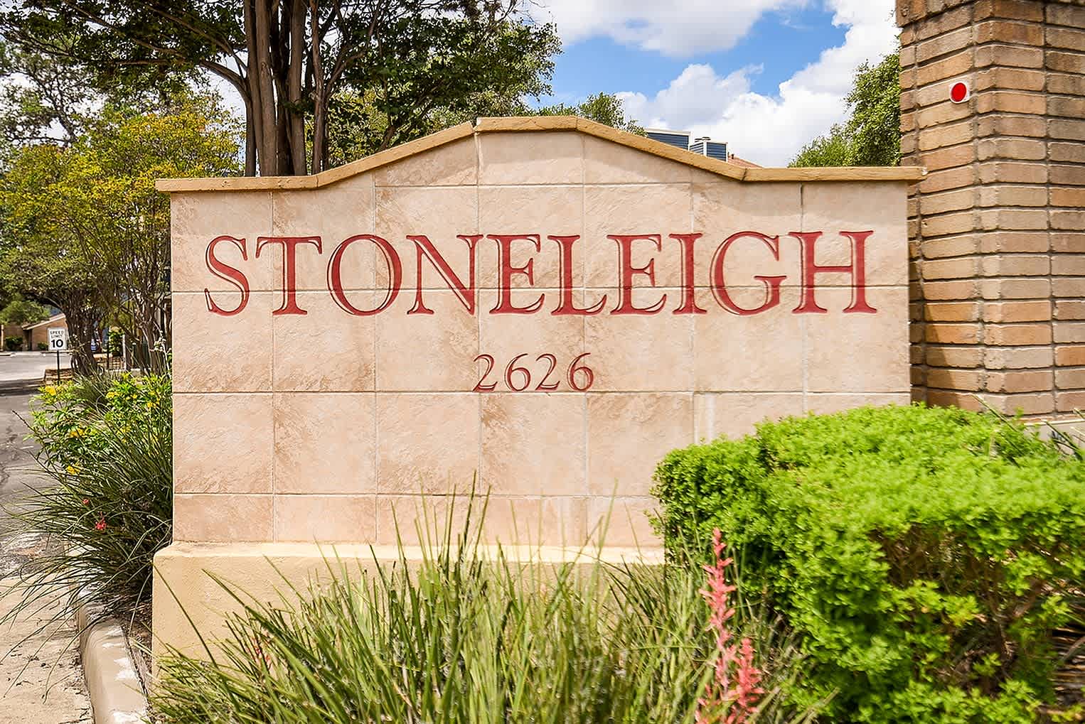 Stoneleigh Apartments – photo 1