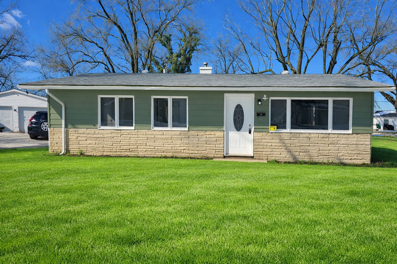 HALF OFF FIRST MONTH'S RENT – photo 1